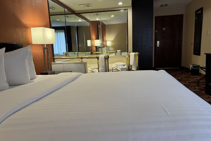 Room 28 of 70