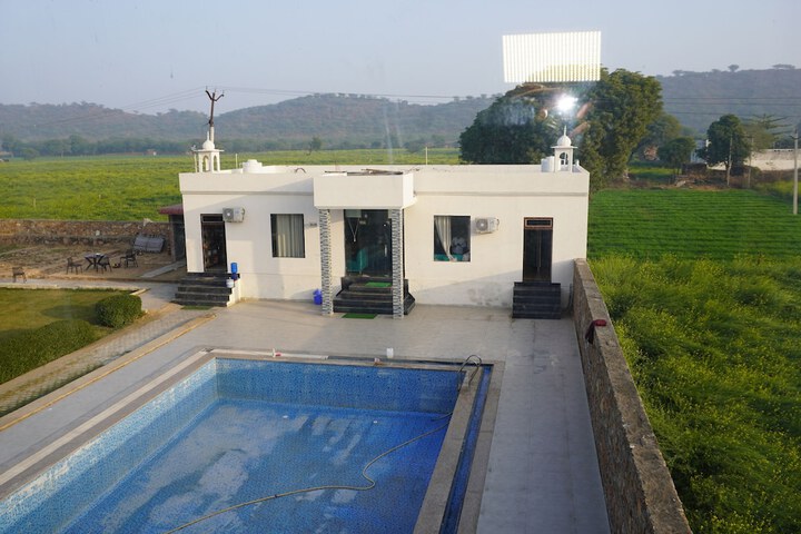 Pool 30 of 73