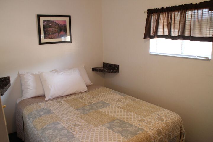 Room 16 of 175