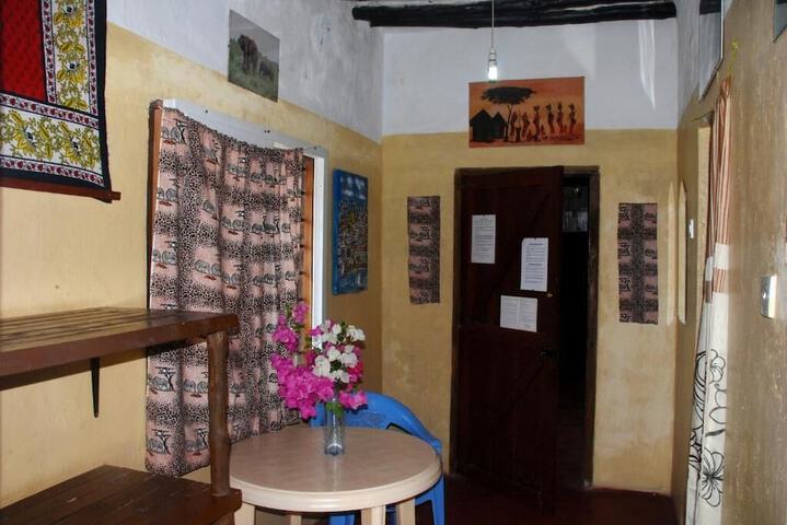 Room 8 of 48