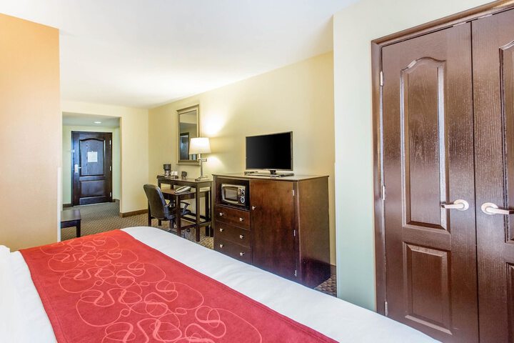 Room 13 of 36