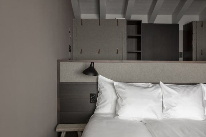 Room 11 of 70