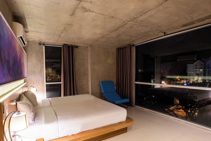 Room 18 of 43