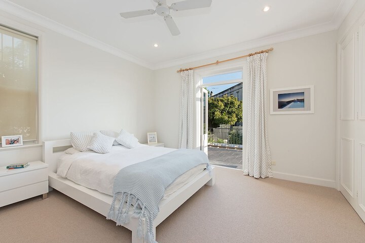 Room 2 of 11