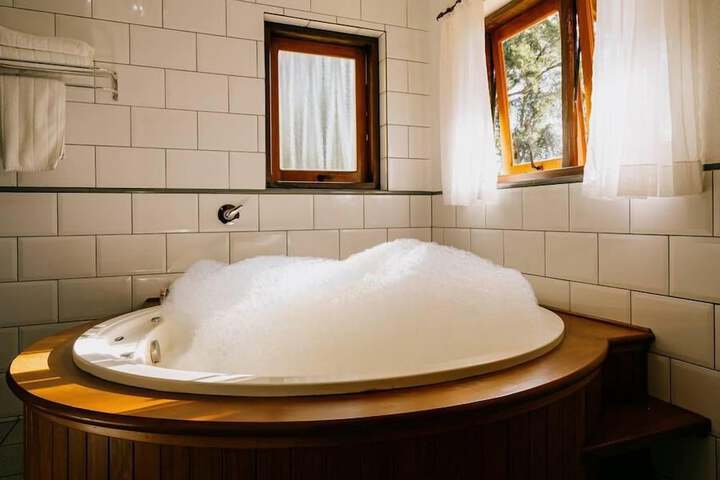 Hot Tub 43 of 48