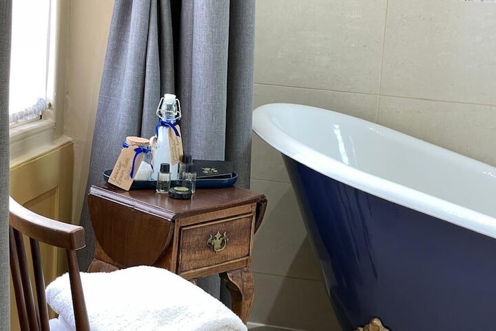Room 30 of 77