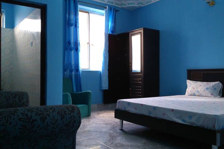 Room 10 of 20
