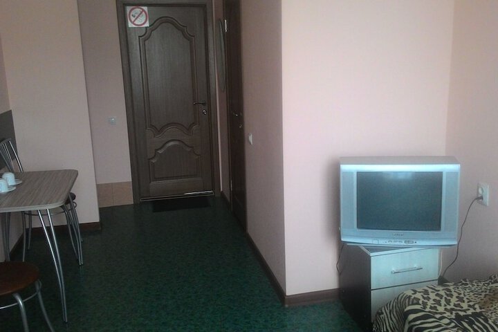 Room 3 of 18