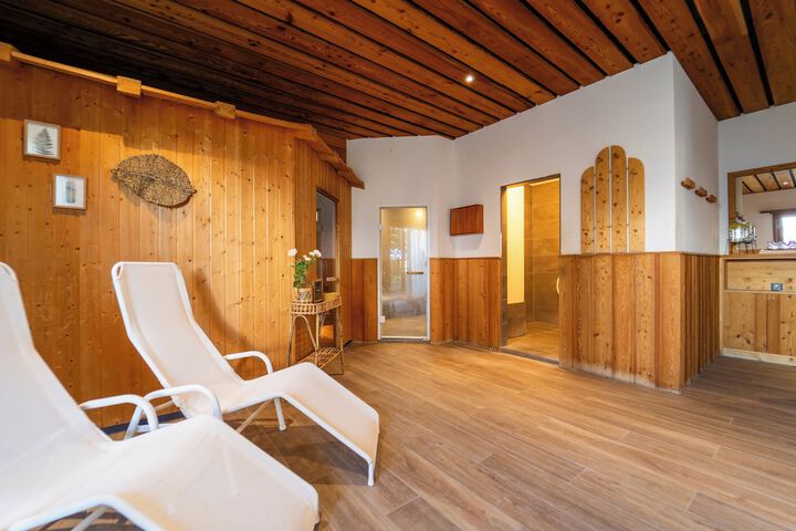 Spa 44 of 69