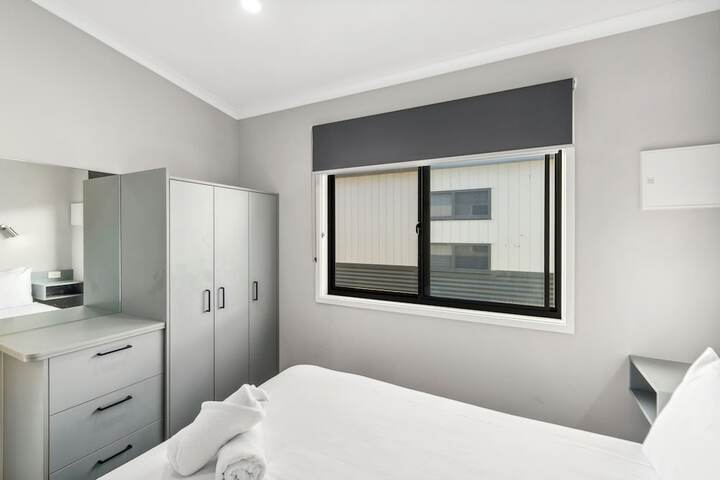 Room 22 of 185