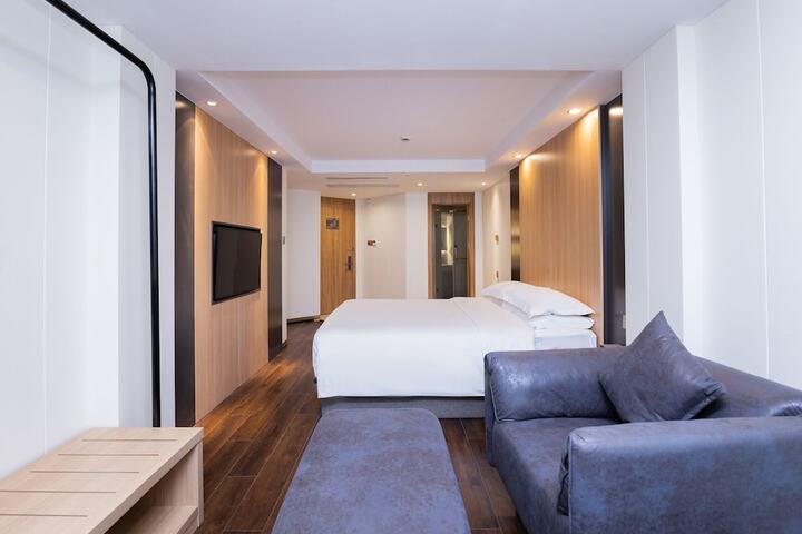 Room 10 of 49