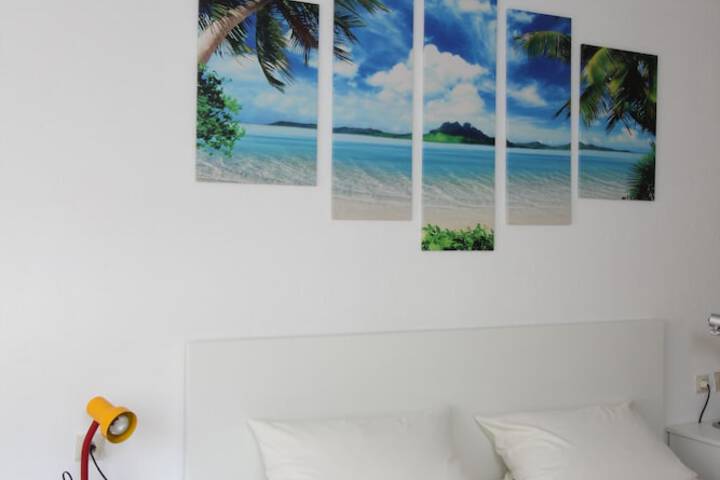 Room 8 of 35