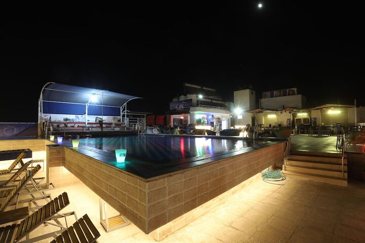 Pool 19 of 31
