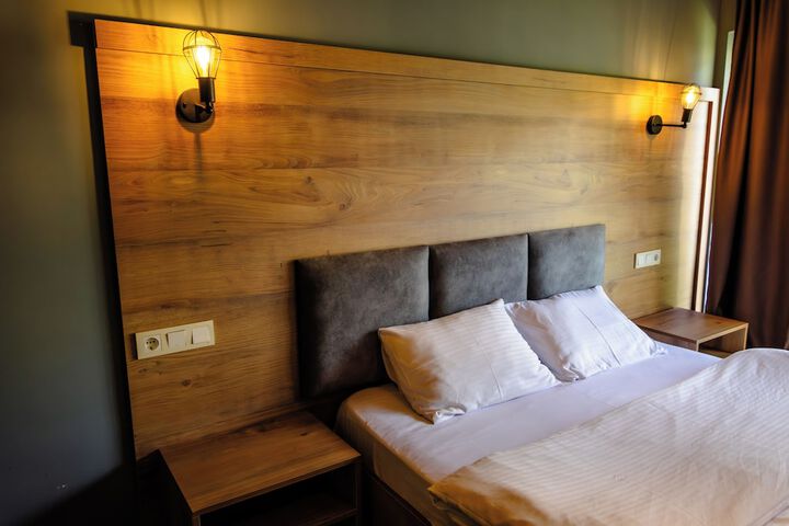 Room 8 of 43