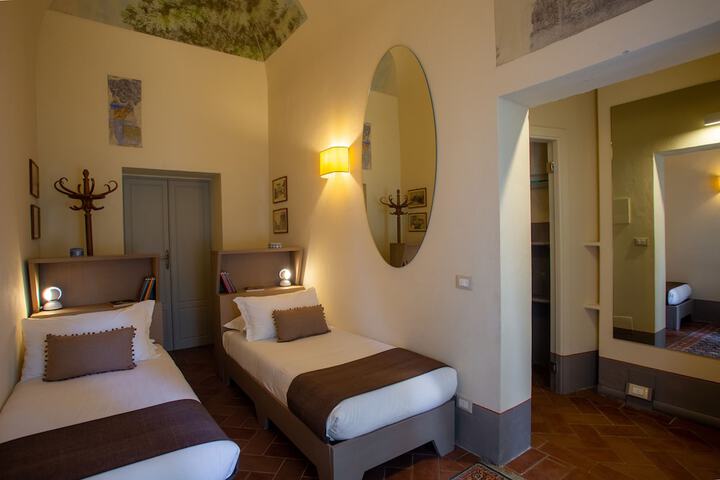 Room 13 of 60
