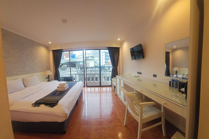 Room 17 of 147