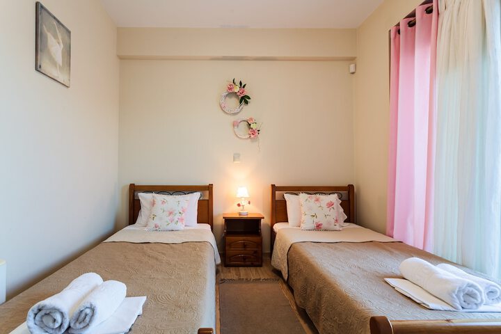 Room 3 of 21