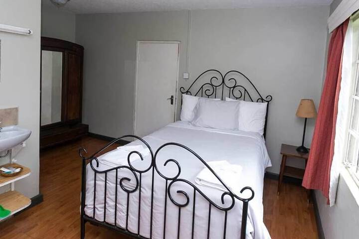 Room 19 of 46