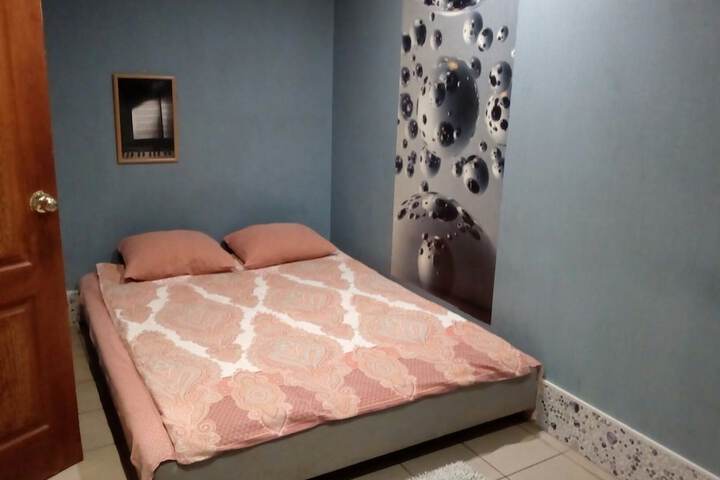 Room 3 of 28