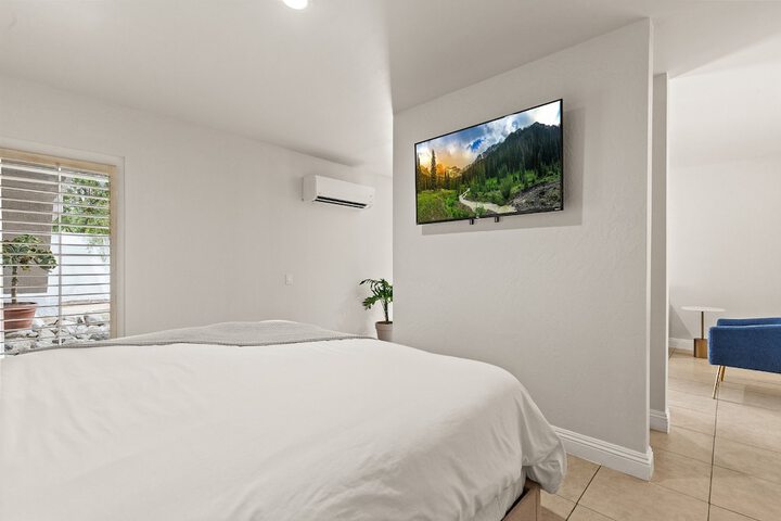 Room 14 of 77