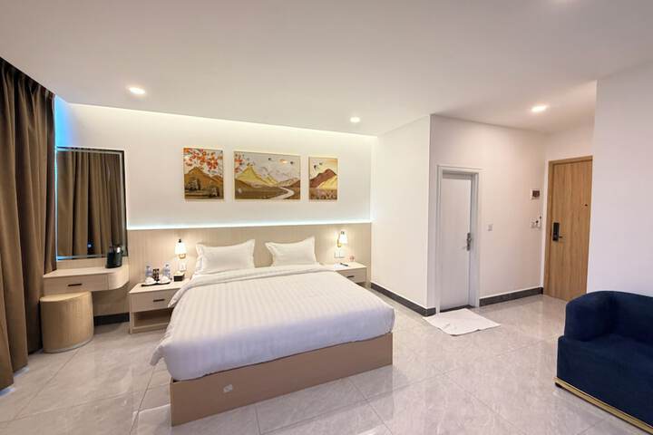 Room 53 of 68
