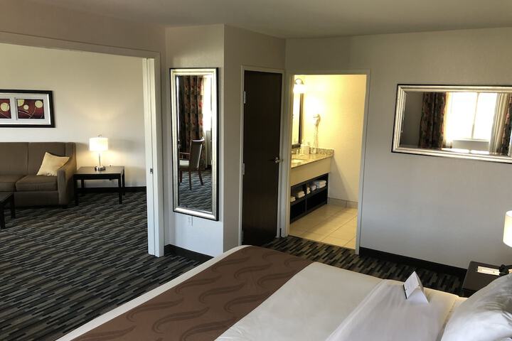 Room 8 of 60