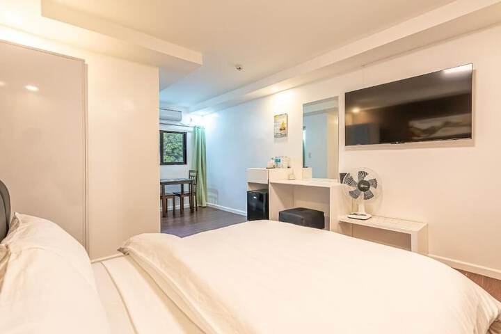 Room 15 of 36