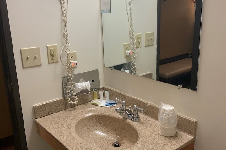 Room 17 of 25