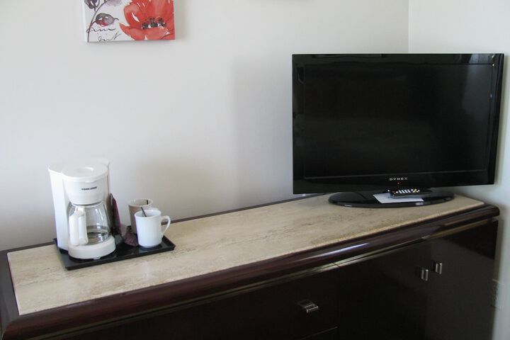 Room 16 of 37