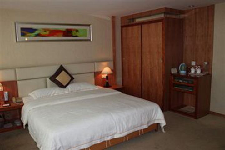Room 5 of 23