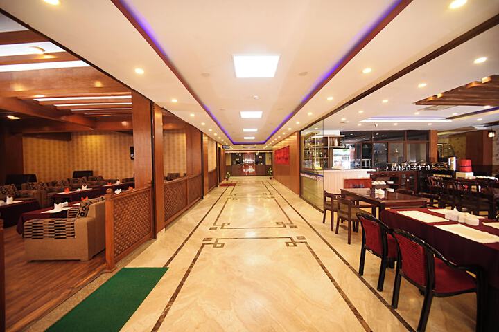 Dining 60 of 70