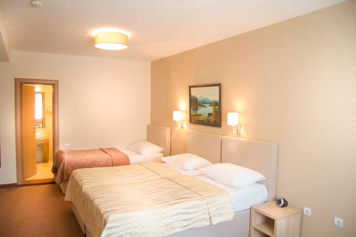 Room 12 of 46