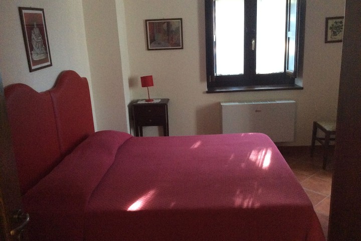 Room 33 of 38
