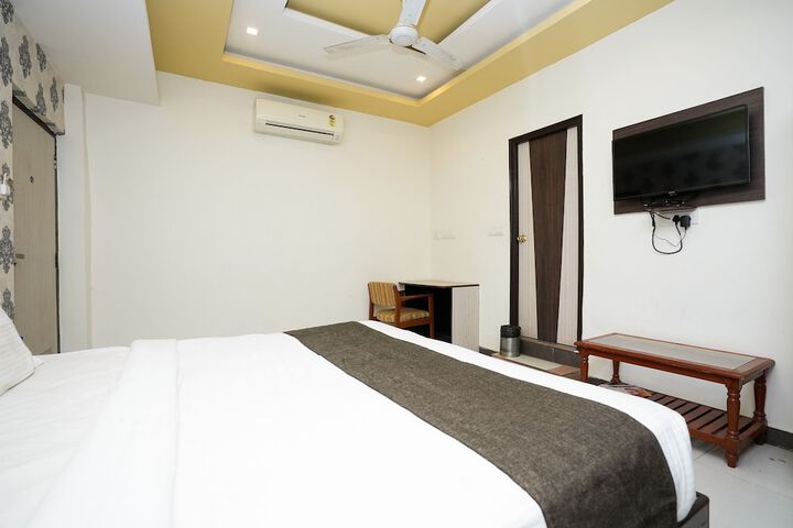 Room 20 of 33