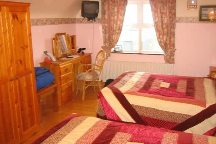 Room 3 of 10