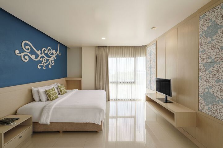 Room 12 of 32