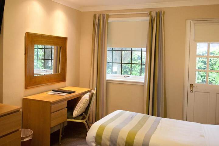Room 13 of 62