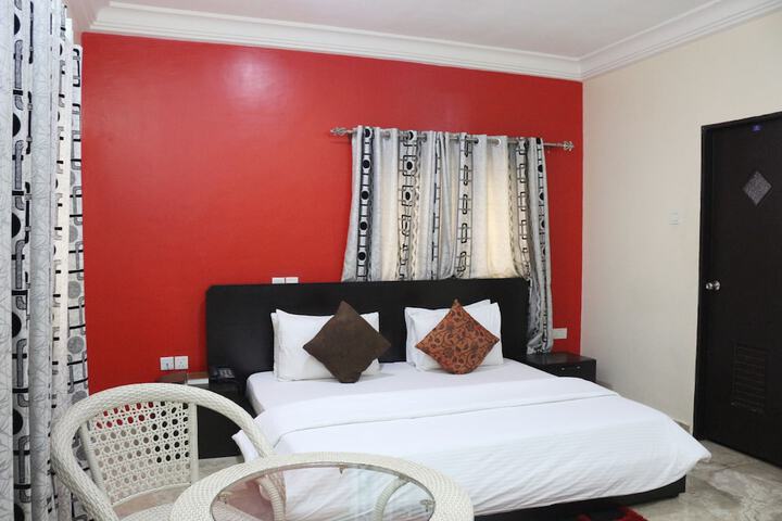 Room 12 of 21