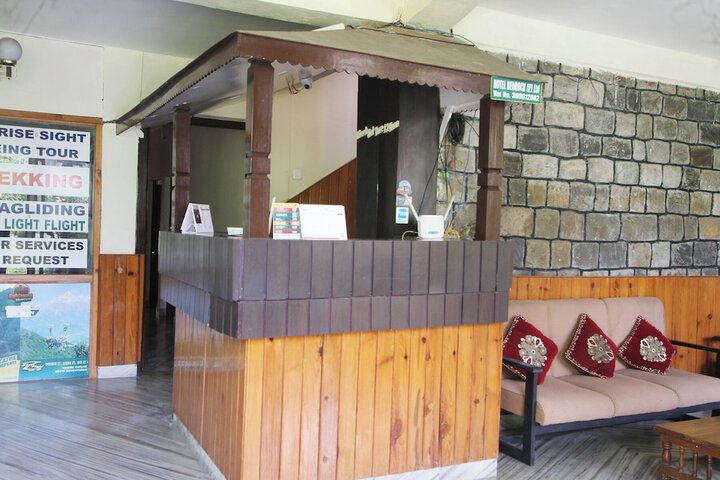 Hotel M & D Suites
