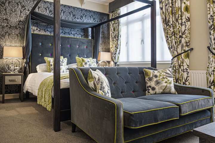 Room 4 of 71