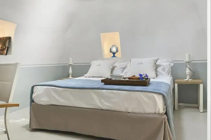 Room 3 of 16