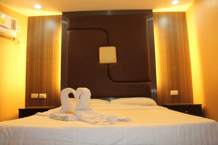 Room 14 of 33