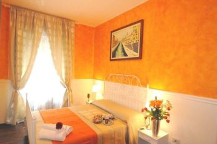 Room 10 of 24