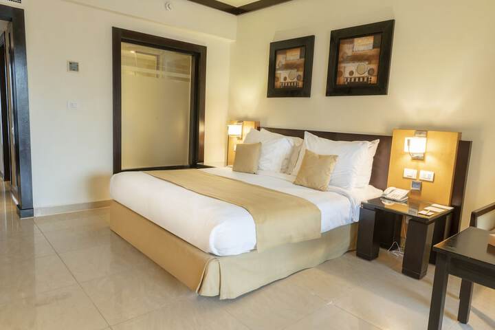 Room 8 of 79