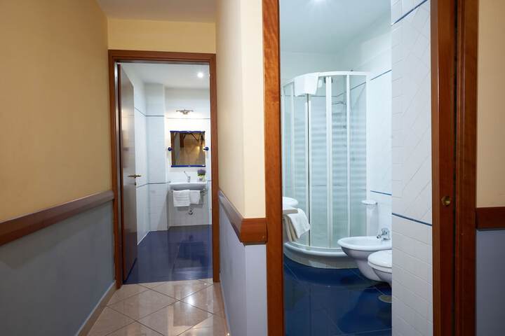 Room 20 of 36