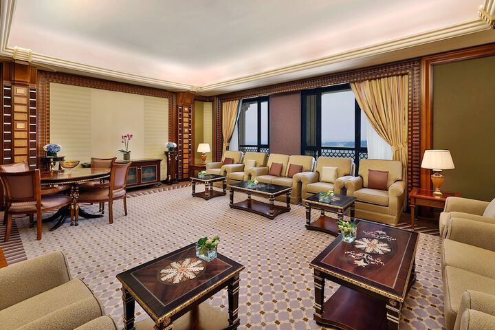 Room 14 of 110