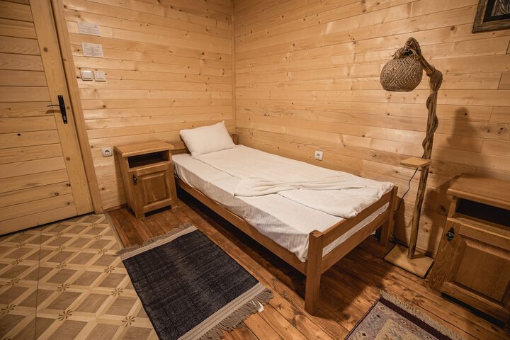 Room 32 of 129