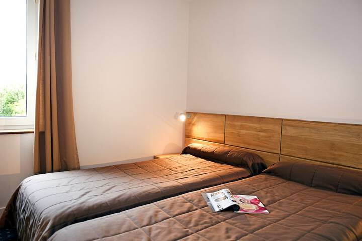 Room 9 of 38
