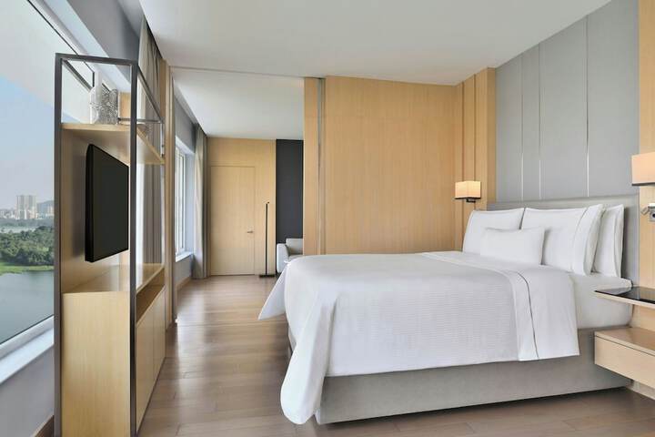 Room 26 of 123