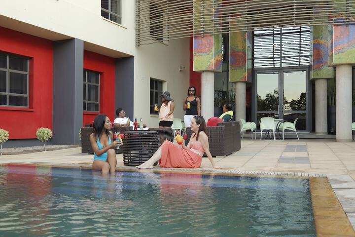 Hotel Pool